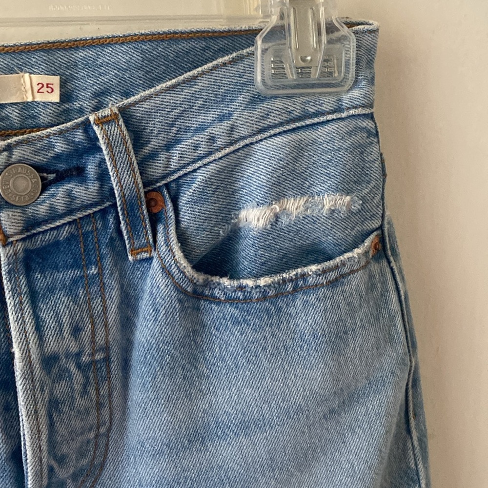 Levi’s destressed jeans - Picture 10 of 16